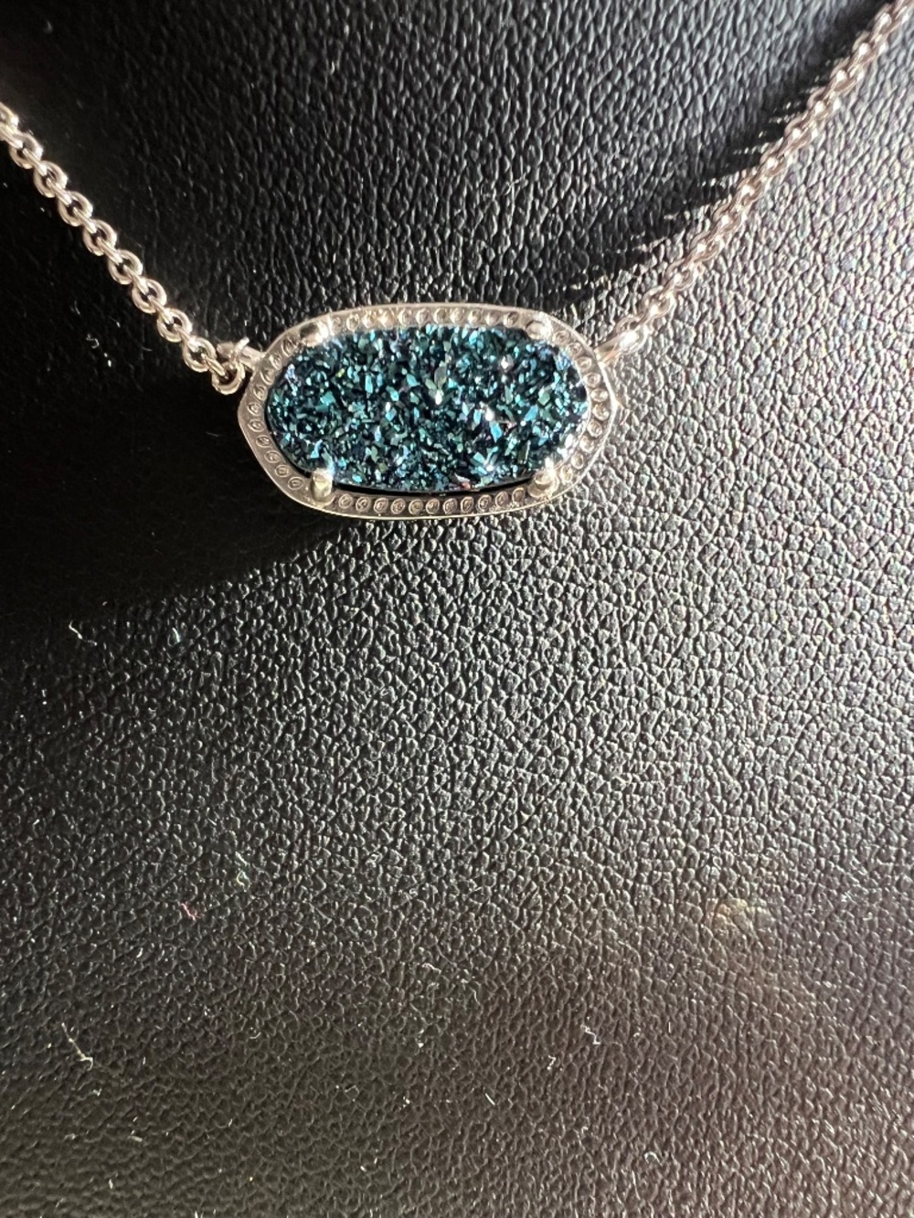 Kendra Scott Elisa Necklace - Picture 2 of 4